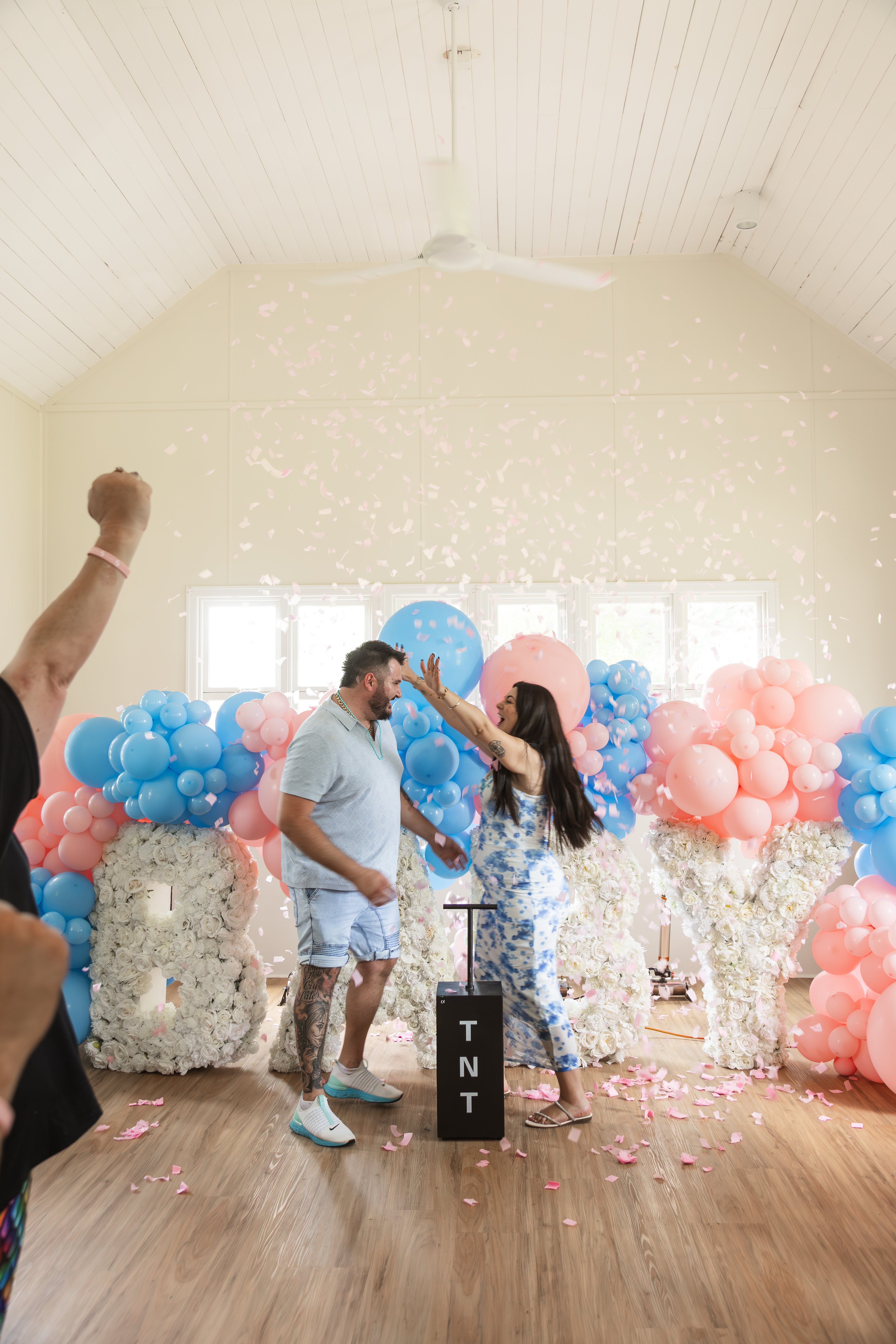 TNT Gender Reveal, Baby Shower Brisbane, Gold Balloon Arch For Baby Showers